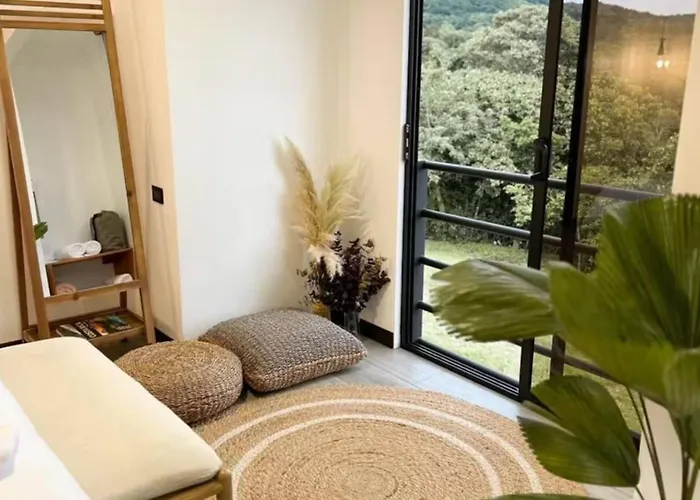 Tranquil Jungle Loft Getaway In Monteverde Cloud Forest Сasa de vacaciones